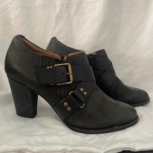 Clark’s Black Booties size 7.5
